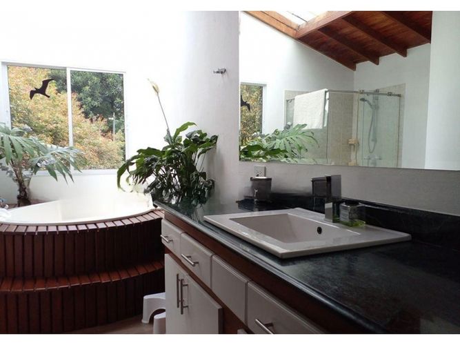 Casa de 4 alcobas en venta en El Chocho, Envigado, 375 m² · foto 20 de 20