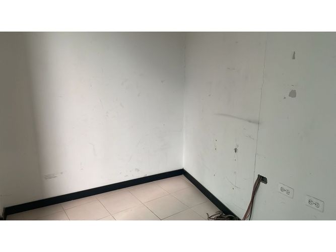 Local en arriendo en Milla De Oro, Medellín, 138 m² · foto 8 de 11
