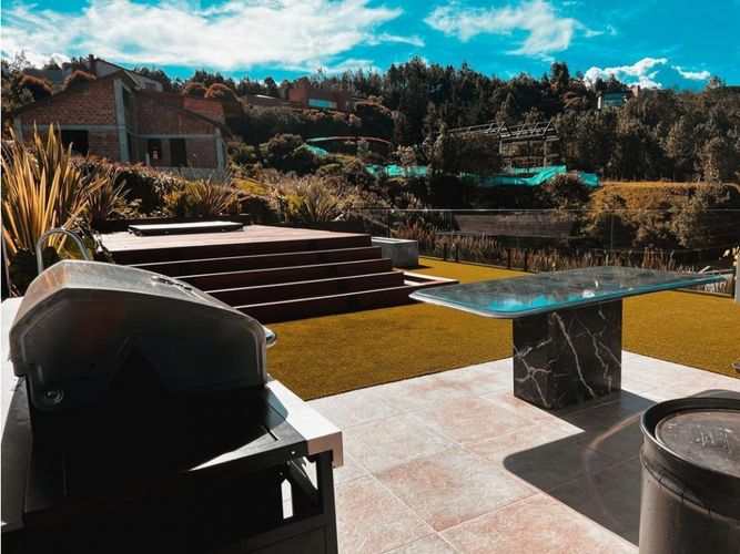 Casa de 3 alcobas en venta en Altos Del Escobero, Envigado, 680 m² · foto 17 de 24