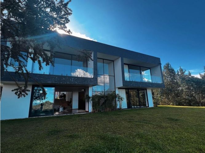Casa de 3 alcobas en venta en Altos Del Escobero, Envigado, 680 m² · foto 21 de 24