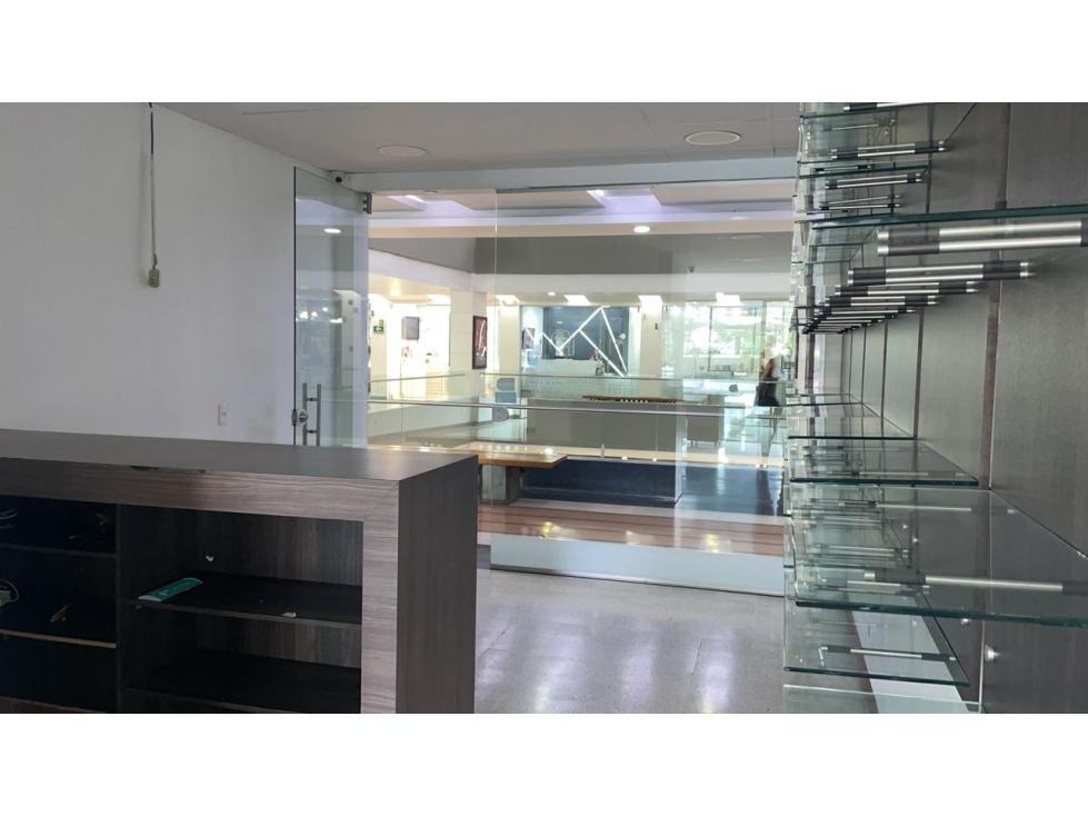 Local en arriendo en Milla De Oro, Medellín, 70 m² · foto 2 de 8