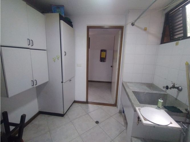 Apartamento de 3 alcobas en venta en Vizcaya, Medellín, 232 m² · foto 17 de 20