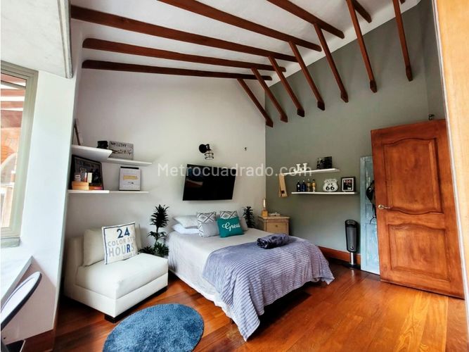 Casa de 4 alcobas en venta en Loma Del Escobero, Envigado, 400 m² · foto 7 de 16