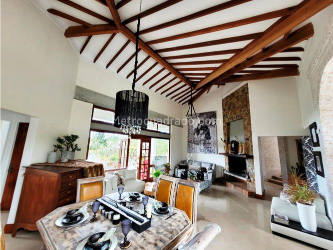 Casa de 4 alcobas en venta en Loma Del Escobero, Envigado, 400 m² · foto 11 de 16