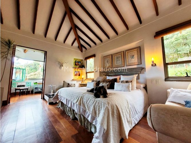 Casa de 4 alcobas en venta en Loma Del Escobero, Envigado, 400 m² · foto 12 de 16
