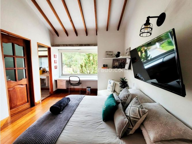 Casa de 4 alcobas en venta en Loma Del Escobero, Envigado, 400 m² · foto 13 de 16