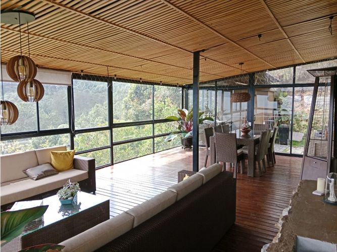 Casa de 3 alcobas en venta en Loma Del Escobero, Envigado, 420 m² · foto 3 de 24