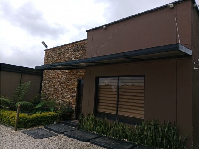 Casa de 3 alcobas en venta en Loma Del Escobero, Envigado, 420 m² · foto 4 de 24