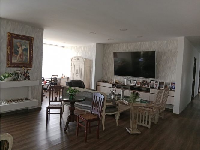 Casa de 3 alcobas en venta en Loma Del Escobero, Envigado, 420 m² · foto 8 de 24