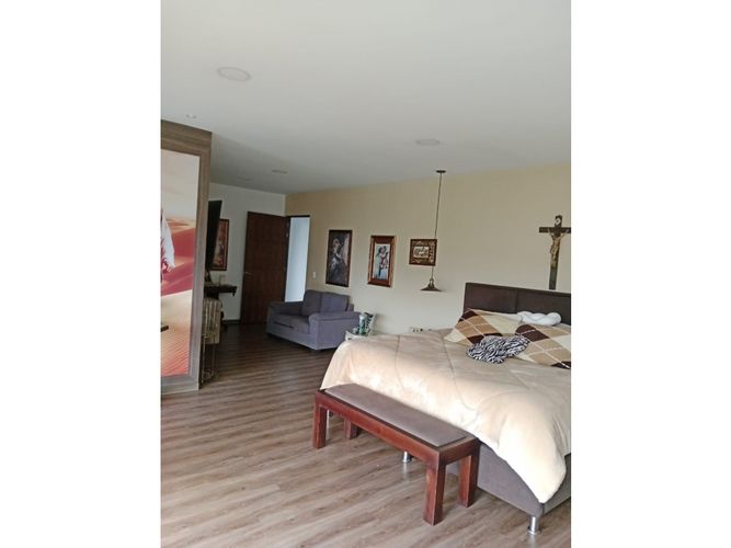 Casa de 3 alcobas en venta en Loma Del Escobero, Envigado, 420 m² · foto 10 de 24