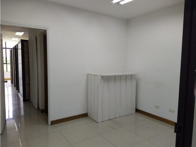 Local en arriendo en Patio Bonito, Medellín, 45 m² · foto 2 de 23