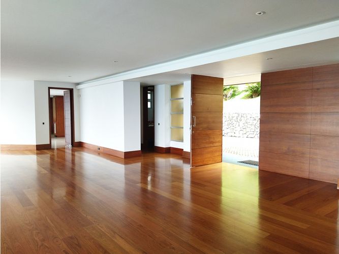 Casa de 3 alcobas en venta en Barrios De Jesus, Medellín, 540 m² · foto 7 de 20
