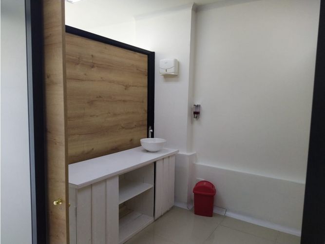 Local en arriendo en Patio Bonito, Medellín, 45 m² · foto 15 de 23