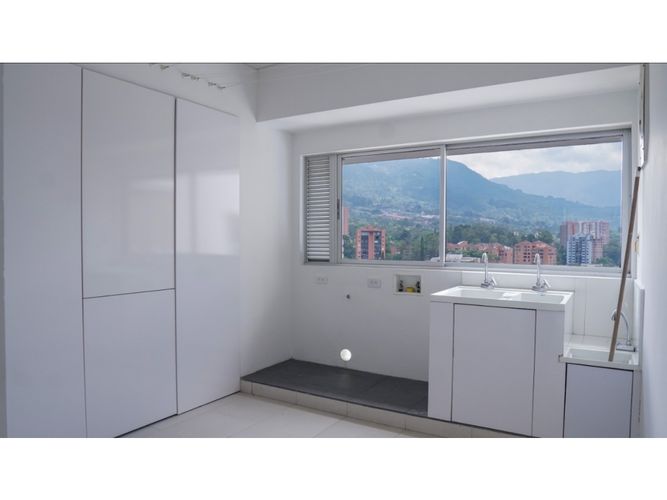 Apartamento de 6 alcobas en venta en San Lucas, Medellín, 770 m² · foto 15 de 24
