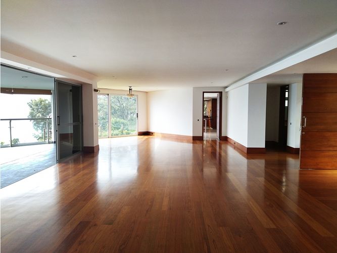 Casa de 3 alcobas en venta en Barrios De Jesus, Medellín, 540 m² · foto 15 de 20