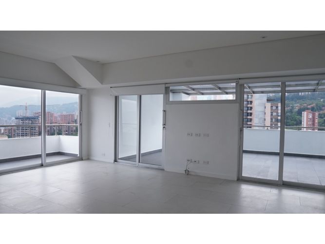 Apartamento de 6 alcobas en venta en San Lucas, Medellín, 770 m² · foto 21 de 24