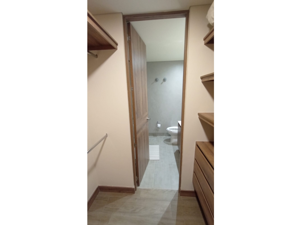 Apartamento en arriendo en Ciudad Del Río, Medellín · foto 9 de 13