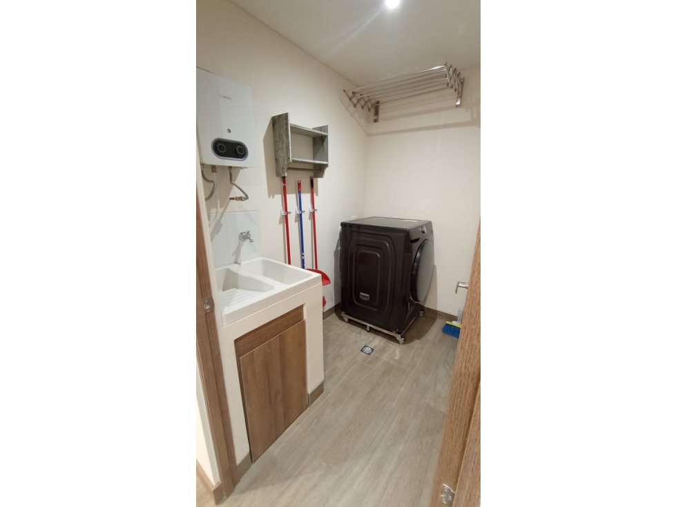 Apartamento en arriendo en Ciudad Del Río, Medellín · foto 10 de 13