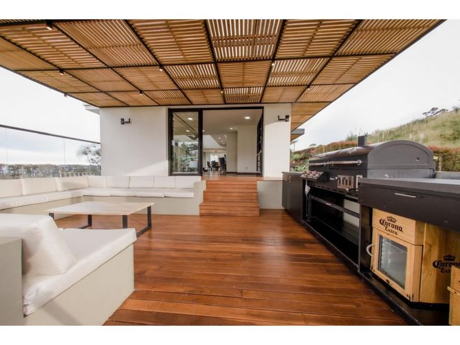 Casa de 4 alcobas en arriendo en Altos Del Escobero, Envigado, 400 m² · foto 6 de 15