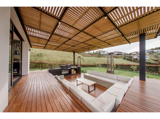 Casa de 4 alcobas en arriendo en Altos Del Escobero, Envigado, 400 m² · foto 13 de 15