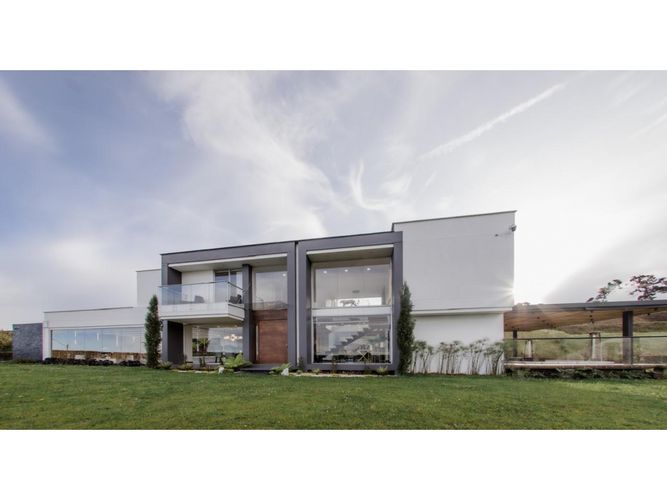 Casa de 4 alcobas en arriendo en Altos Del Escobero, Envigado, 400 m² · foto 15 de 15