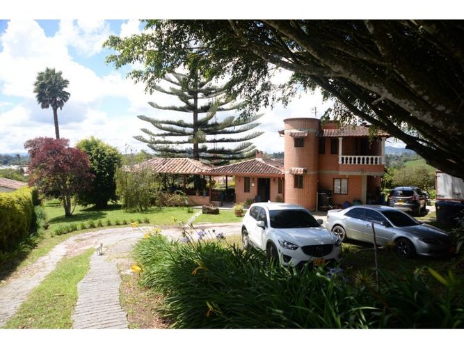 Finca en venta en Ciudadela, El Carmen de Viboral, 300 m² · foto 2 de 21
