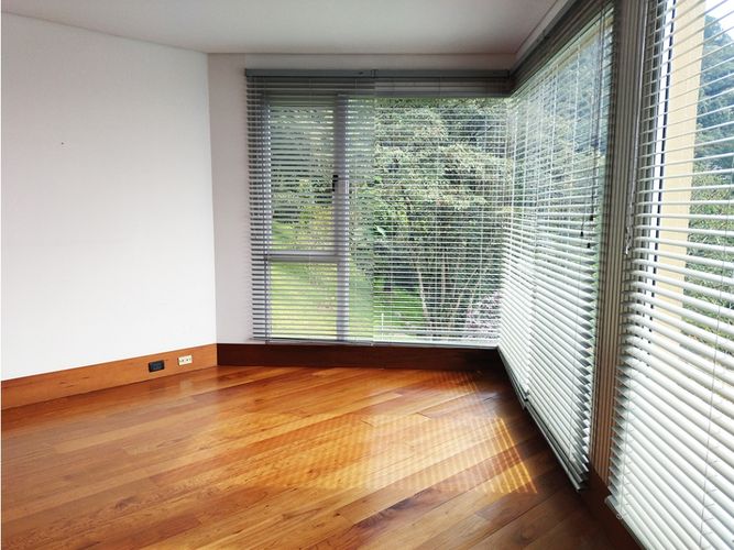 Casa de 3 alcobas en arriendo en Barrios De Jesus, Medellín, 540 m² · foto 14 de 20