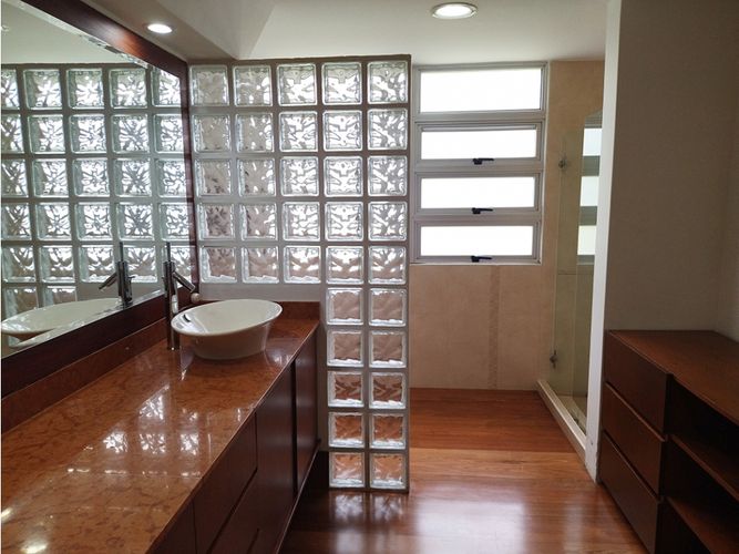 Casa de 3 alcobas en arriendo en Barrios De Jesus, Medellín, 540 m² · foto 19 de 20