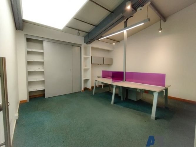 Edificio en arriendo en Laureles, Medellín, 2000 m² · foto 4 de 12