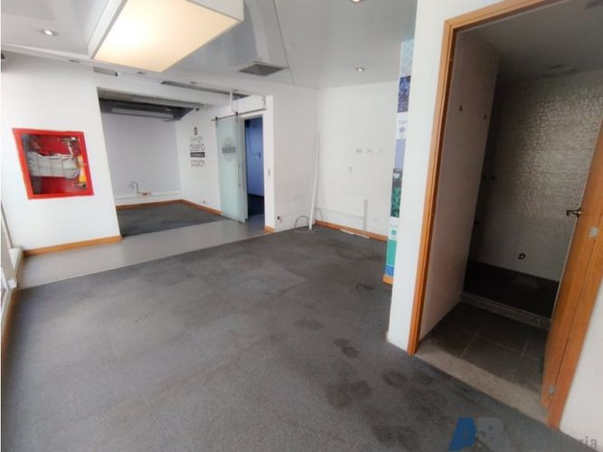 Edificio en arriendo en Laureles, Medellín, 2000 m² · foto 6 de 12