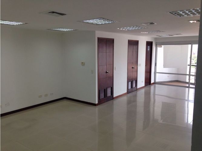 Oficina en venta en Laureles, Medellín, 78 m² · foto 2 de 9