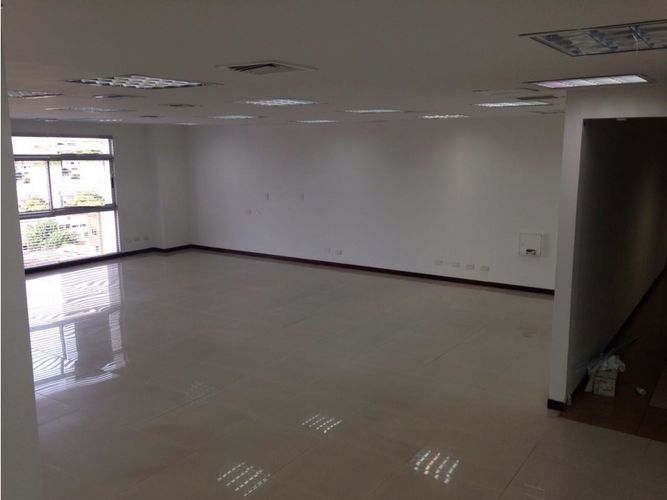 Oficina en venta en Laureles, Medellín, 78 m² · foto 3 de 9
