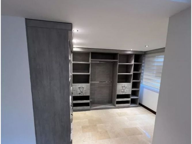 Apartamento de 4 alcobas en venta en Castropol, Medellín, 198 m² · foto 8 de 18