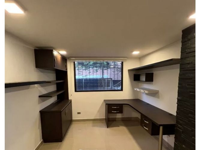 Apartamento de 4 alcobas en venta en Castropol, Medellín, 198 m² · foto 10 de 18