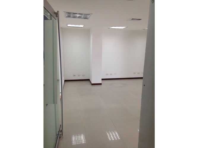 Oficina en venta en Laureles, Medellín, 78 m² · foto 7 de 9