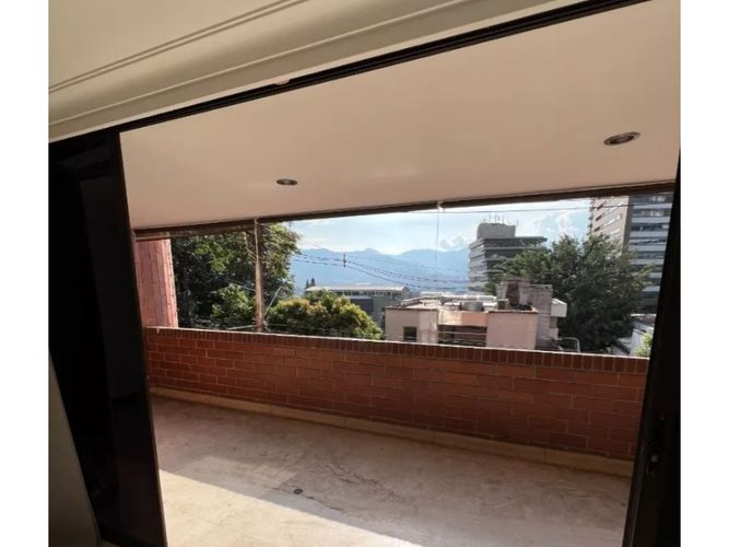Apartamento de 4 alcobas en venta en Castropol, Medellín, 198 m² · foto 11 de 18