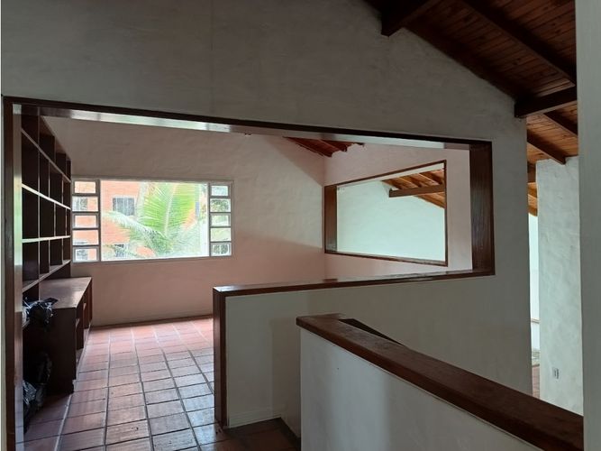 Casa de 4 alcobas en arriendo en Urbanizacion Villa Linda, Envigado, 350 m² · foto 6 de 23