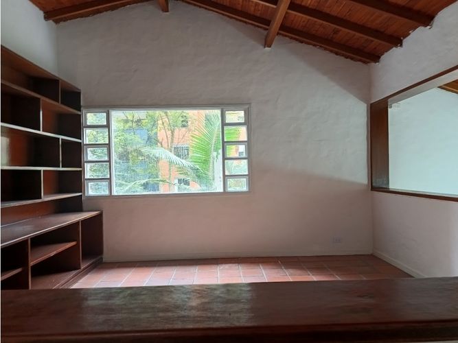 Casa de 4 alcobas en arriendo en Urbanizacion Villa Linda, Envigado, 350 m² · foto 12 de 23