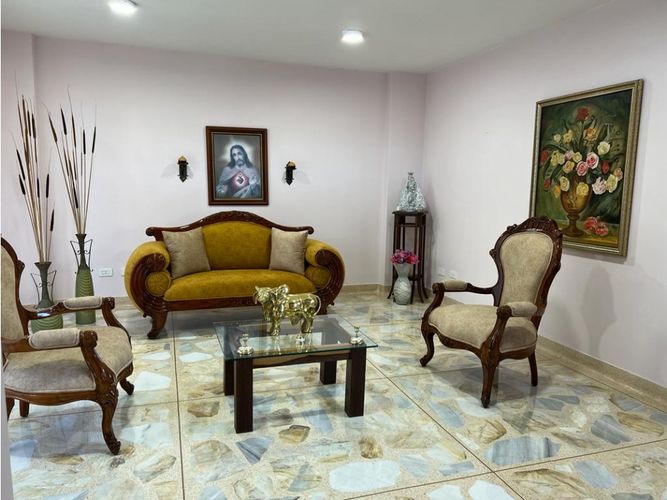 Casa de 3 alcobas en venta en Altos Del Escobero, Envigado, 460 m² · foto 3 de 14