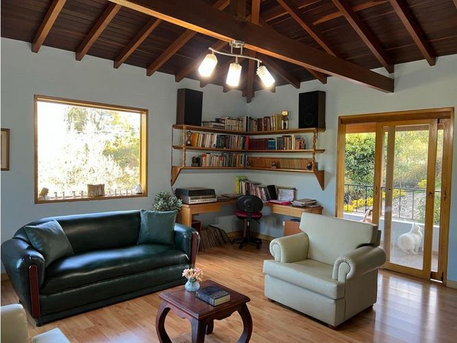 Casa de 3 alcobas en venta en Altos Del Escobero, Envigado, 460 m² · foto 4 de 14