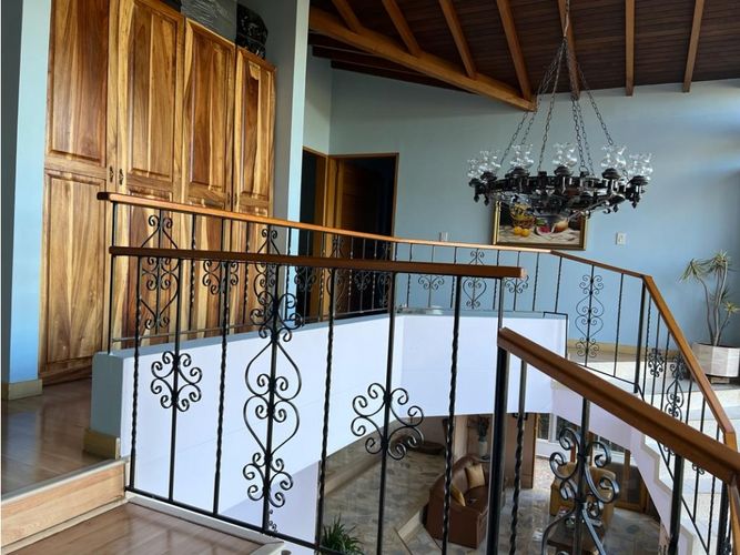 Casa de 3 alcobas en venta en Altos Del Escobero, Envigado, 460 m² · foto 5 de 14