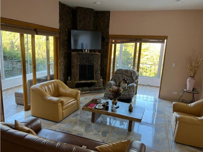 Casa de 3 alcobas en venta en Altos Del Escobero, Envigado, 460 m² · foto 6 de 14