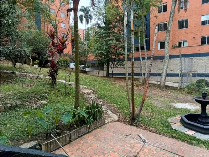Casa de 4 alcobas en arriendo en Urbanizacion Villa Linda, Envigado, 350 m² · foto 22 de 23