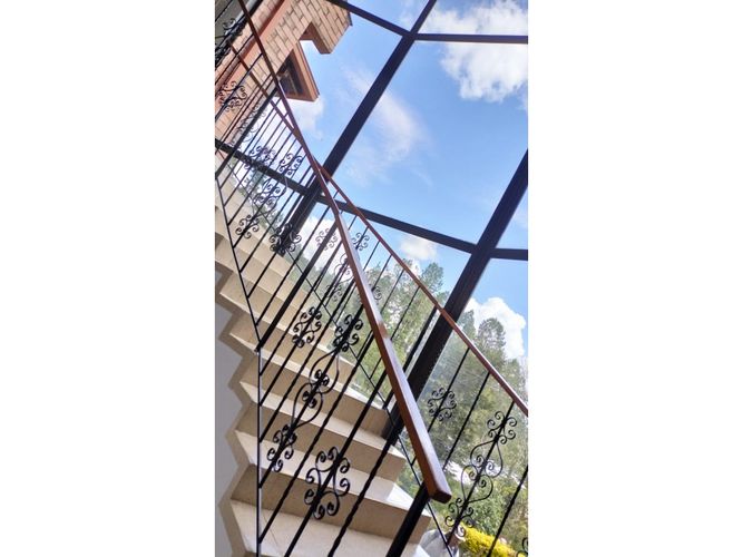 Casa de 3 alcobas en venta en Altos Del Escobero, Envigado, 460 m² · foto 10 de 14