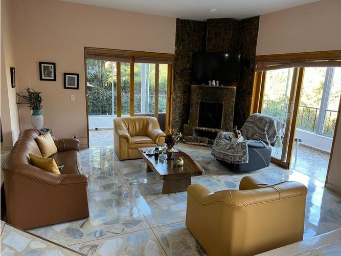 Casa de 3 alcobas en venta en Altos Del Escobero, Envigado, 460 m² · foto 13 de 14