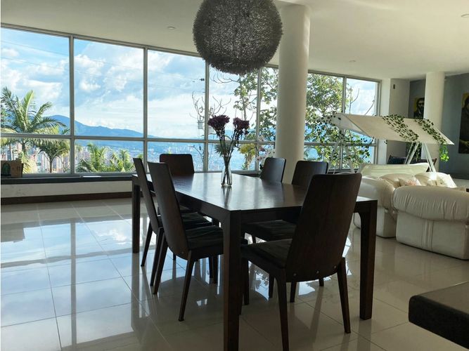 Casa de 5 alcobas en venta en Las Palmas, Medellín, 520 m² · foto 2 de 11