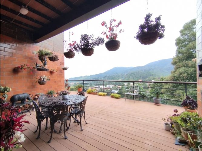 Casa de 7 alcobas en venta en Altos Del Escobero, Envigado, 477 m² · foto 6 de 18