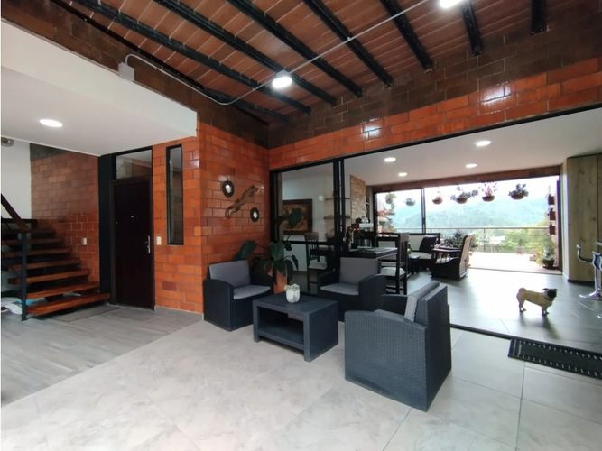 Casa de 7 alcobas en venta en Altos Del Escobero, Envigado, 477 m² · foto 10 de 18