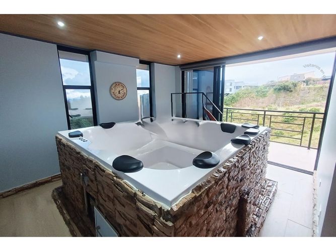 Casa de 4 alcobas en venta en Altos Del Escobero, Envigado, 800 m² · foto 18 de 19