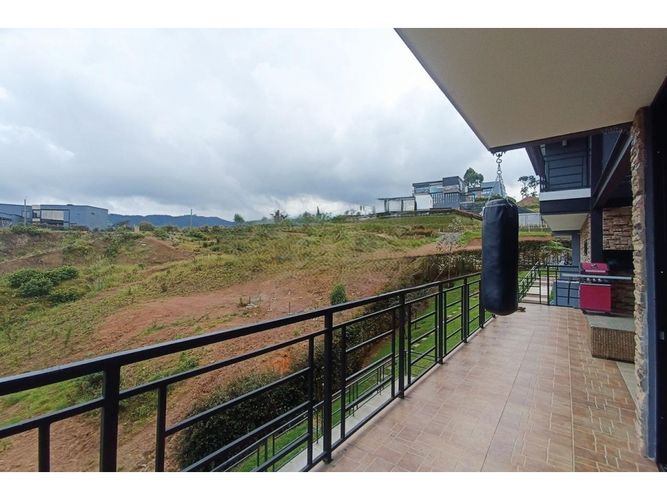 Casa de 4 alcobas en venta en Altos Del Escobero, Envigado, 800 m² · foto 19 de 19